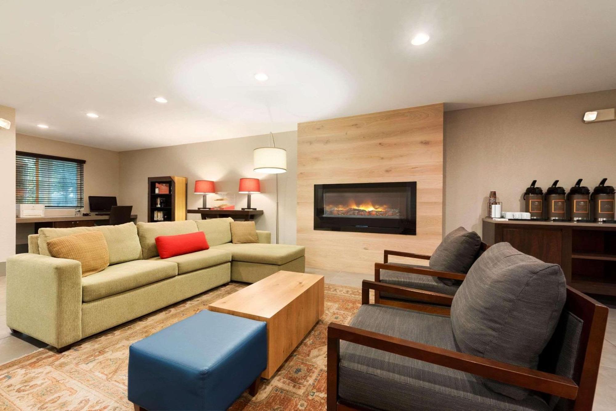 Country Inn & Suites By Radisson, Cedar Rapids Airport, Ia Экстерьер фото