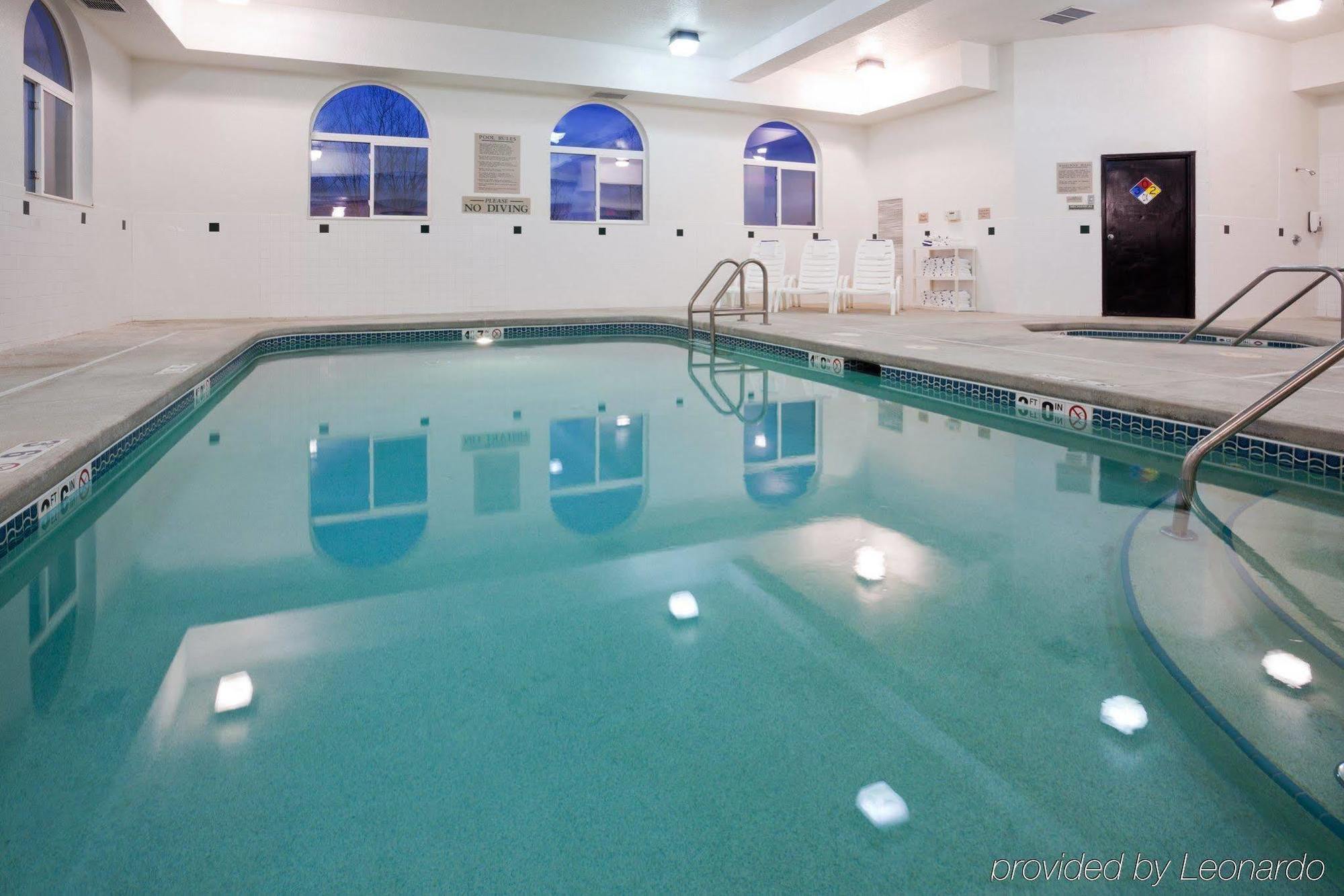 Country Inn & Suites By Radisson, Cedar Rapids Airport, Ia Экстерьер фото