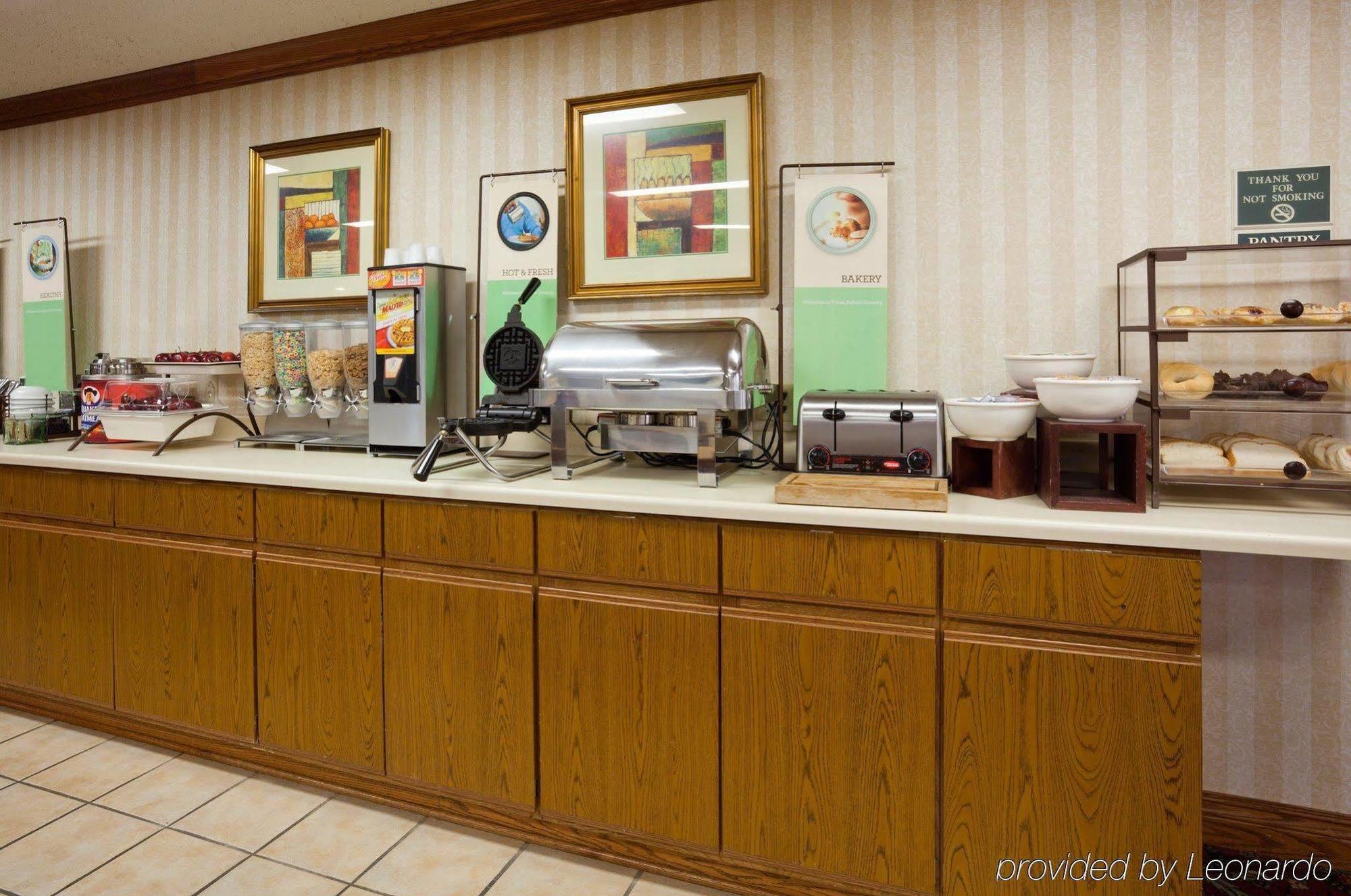 Country Inn & Suites By Radisson, Cedar Rapids Airport, Ia Экстерьер фото