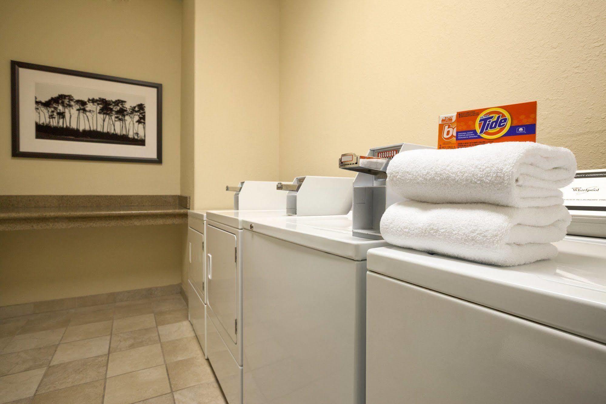 Country Inn & Suites By Radisson, Cedar Rapids Airport, Ia Экстерьер фото